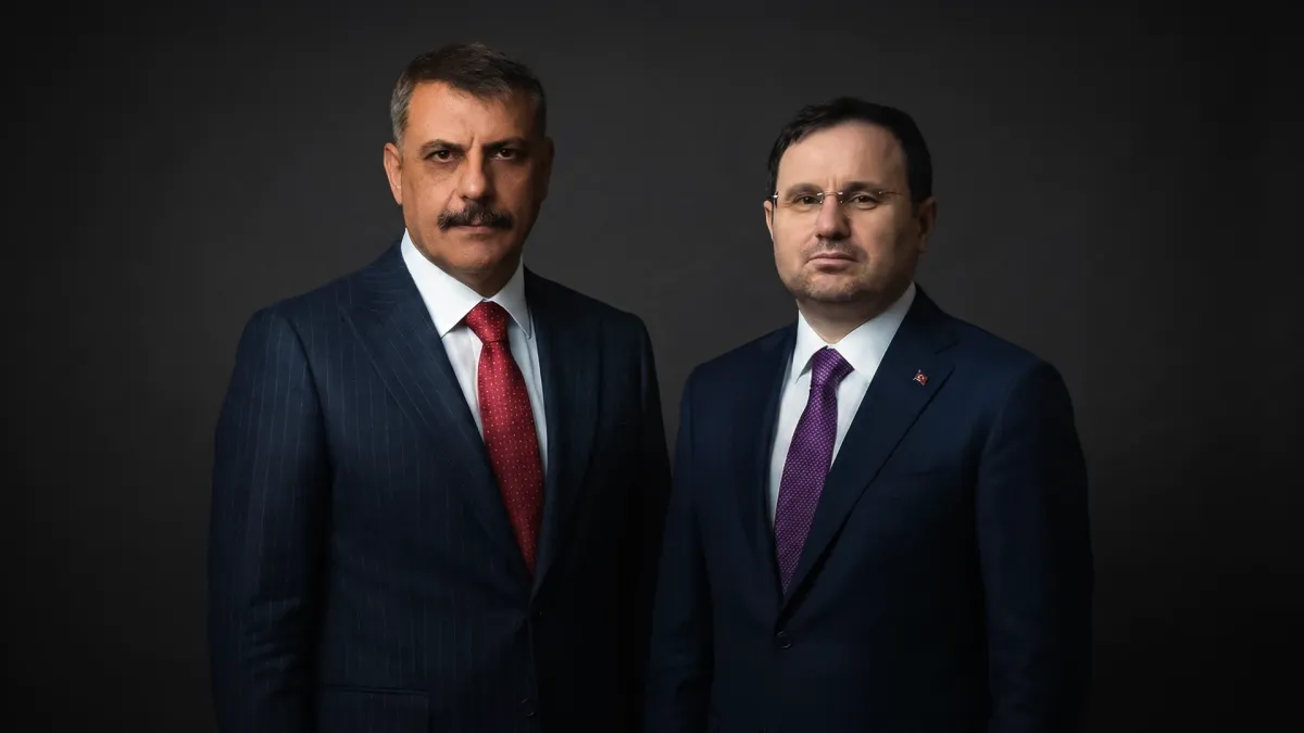 Kabinede iki değişim, çok mesaj