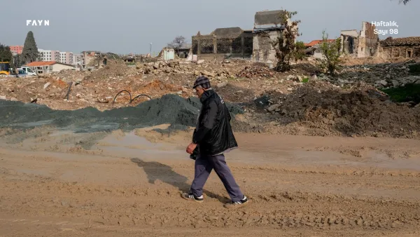 Yerinde gurbette olmak